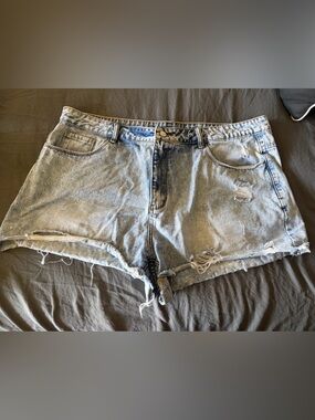 SHEIN curve Distressed Denim Jean Shorts